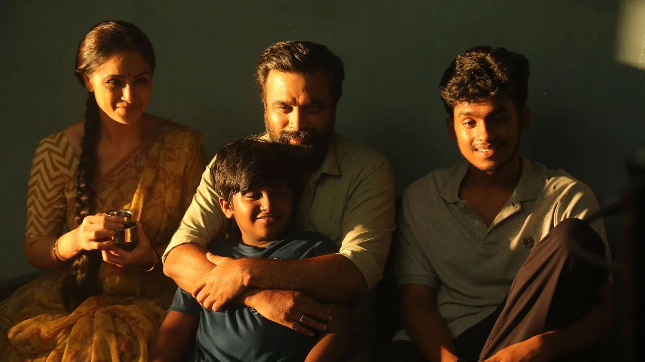 Tourist Family Movie Screenshot 2