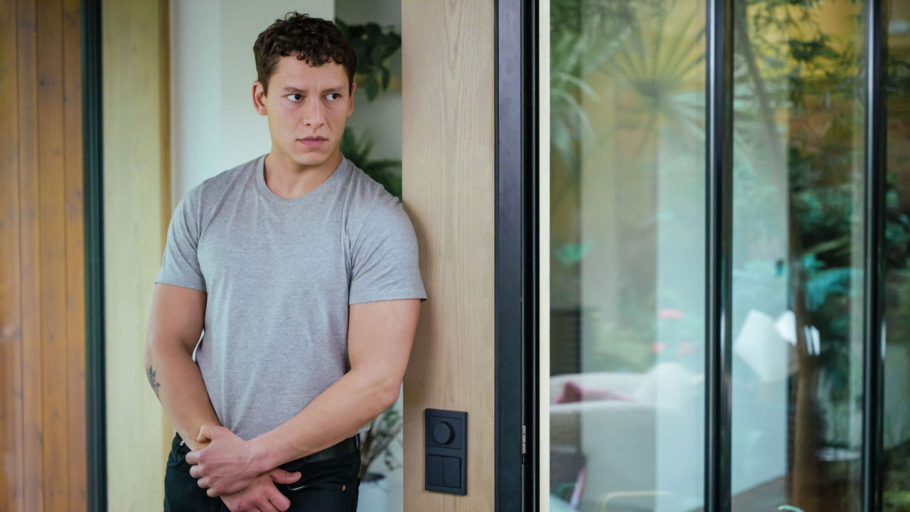 Un/Dressed Movie Screenshot 2